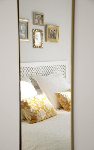 02.02 Master bedroom details mirror